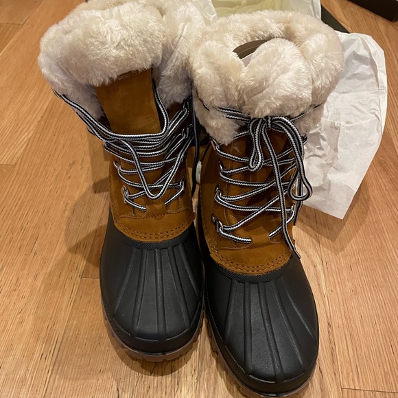 J.Crew “The Perfect Winter Boot” with sherpa lining - Picture 3 of 6